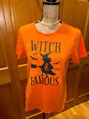 🎃 WITCH & FAMOUS sz large spooky Halloween tshirt witch bats holidays